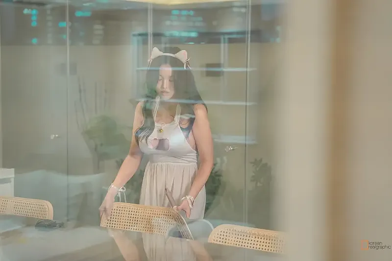 정블리 한국 리얼그래픽 No.123 「고양이 자세 청소」