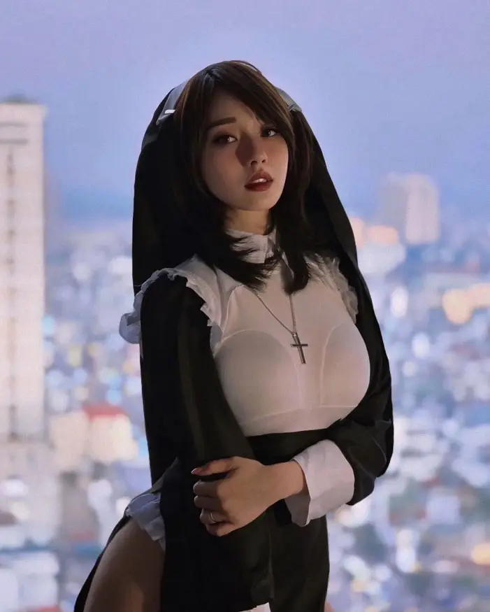 타락한 수녀 코스프레