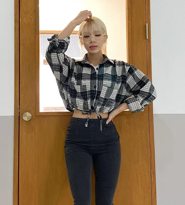 원조 얼짱 여자 헬스트레이너 호불호 몸매