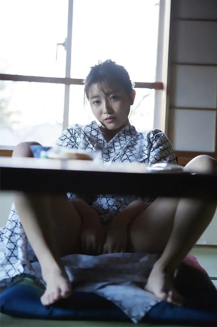 이나미 에리카, 누드 사진집 ‘격정의 눈빛’ Set.02