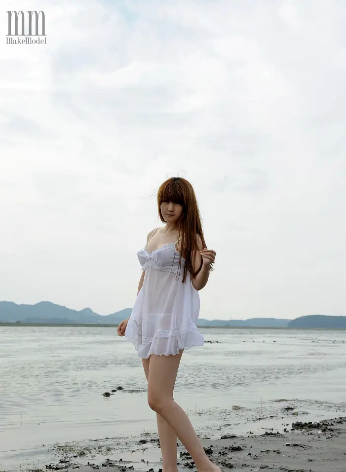 MakeModel 가희 '시원한 강가에서' – 무더위를 잊게 할 청량한 여름 화보!