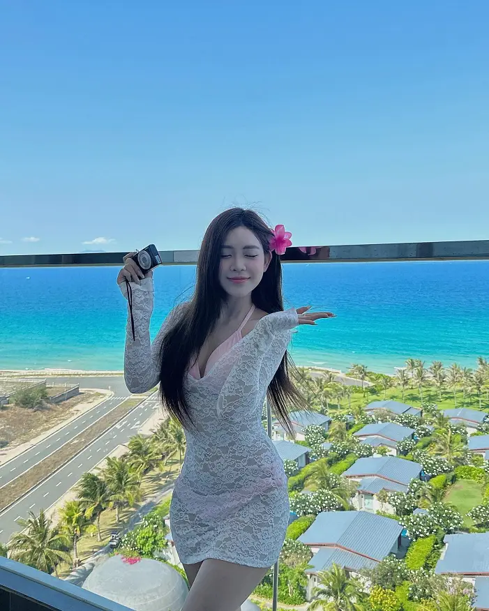 핑크색을 좋아하는 베트남녀