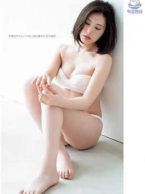 깔끔한 화이트 비키니