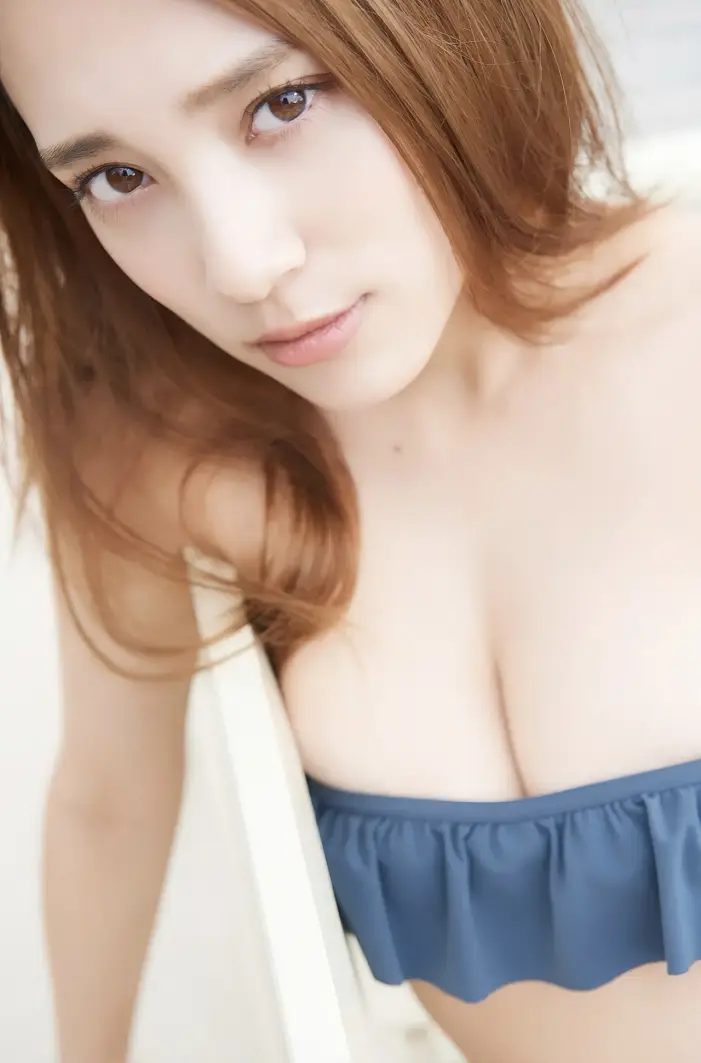 사야카 토마루 FRIDAY 디지털 사진집 『버튼이 터지는 F컵 Vol.3』 Set.01