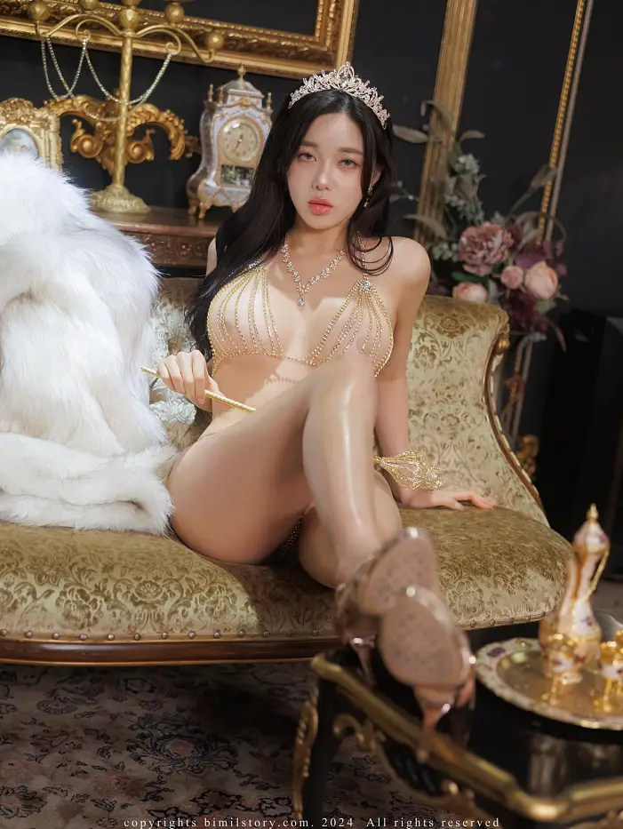 진다율, 비밀스토리 Vol.06 「더 퀸 슈페리어」 세트.01