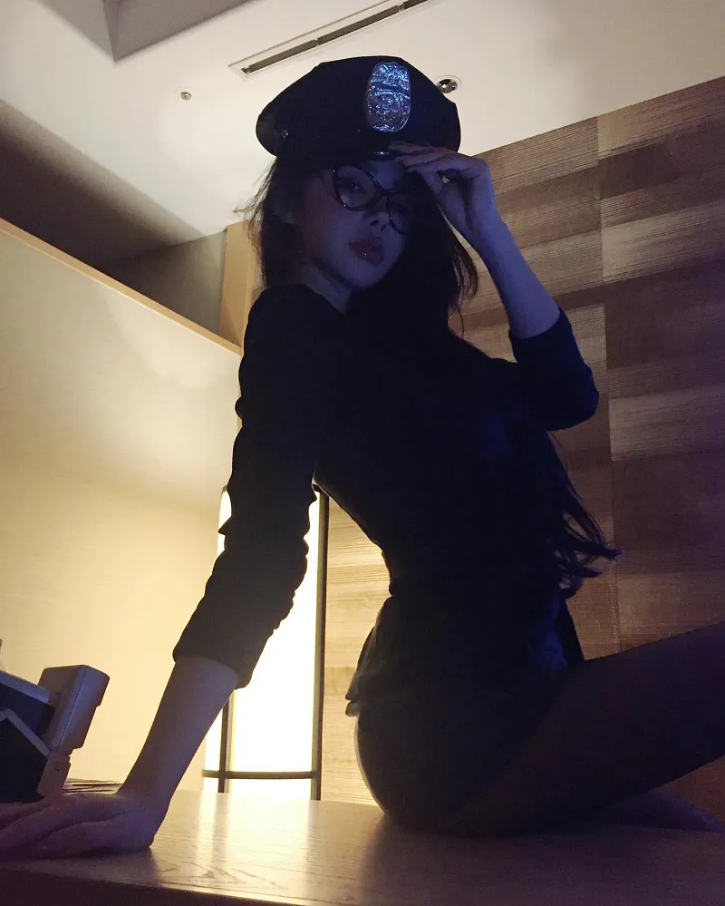 검스가 너무 잘 어울리는 처자와 호텔에서 좋은 경험