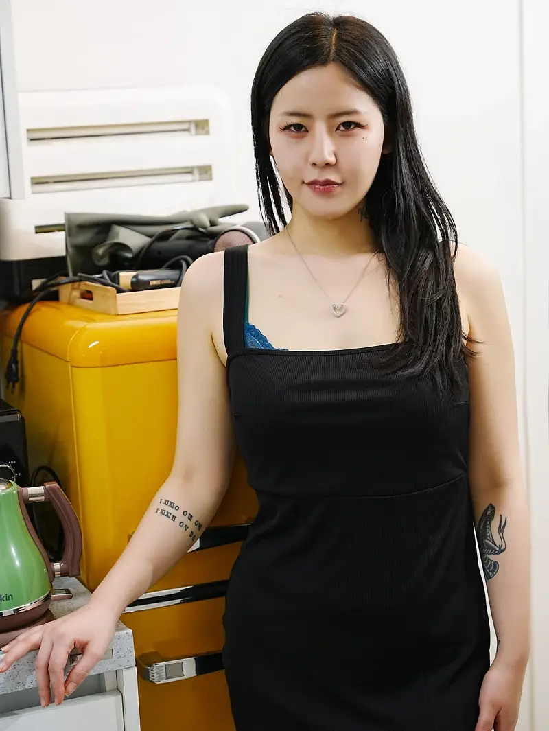 Choi Ri 최리, Photobook Vol.02 「Missy Look」 Set.01