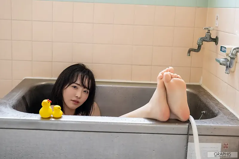 츠바키 산노미야 三宮つばき, Graphis Gals 『열정적인 시선』 Vol.06