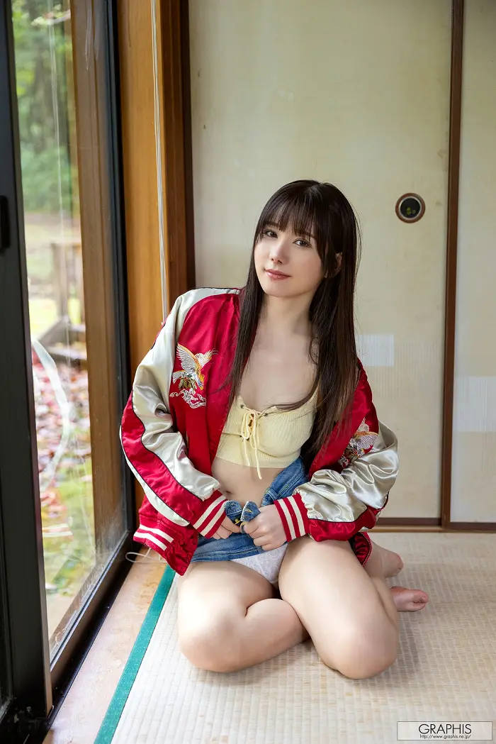 메이 잇카이치 五日市芽依, Graphi스 스페셜 그라비아 「휴가」 Vol.04