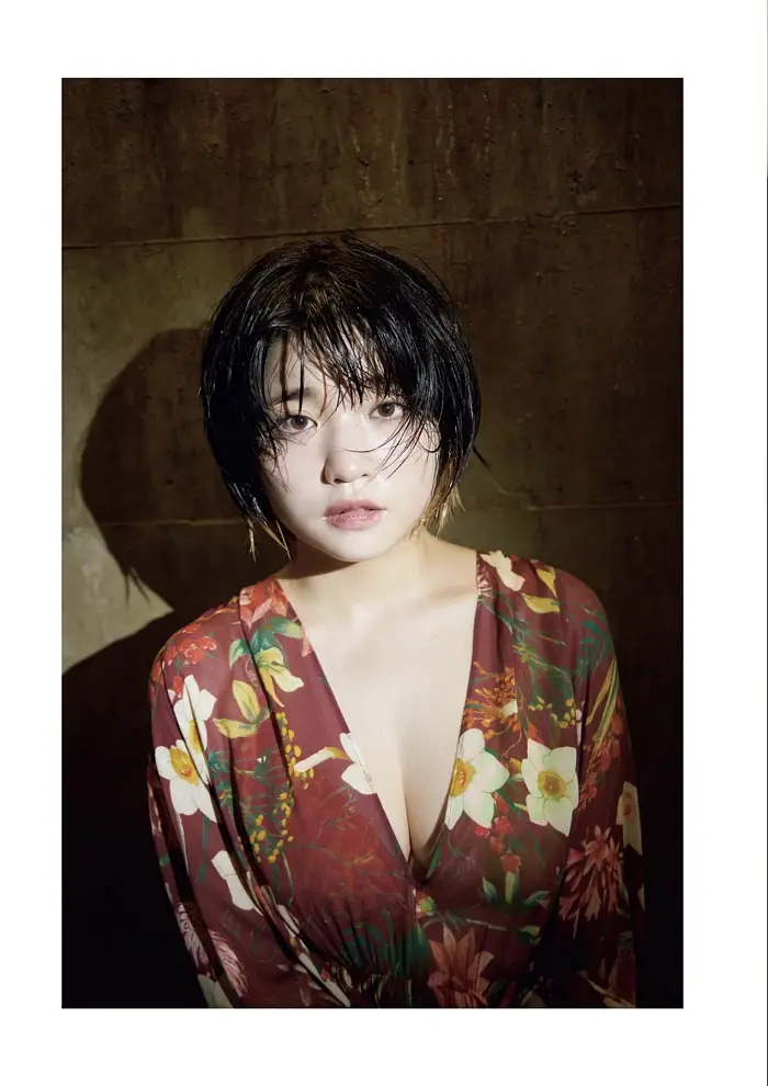 네모토 나기, B.L.T. 사진집 Monster Round 3