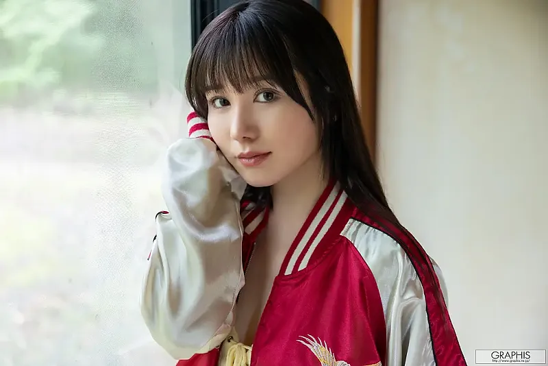 메이 잇카이치 五日市芽依, Graphi스 스페셜 그라비아 「휴가」 Vol.04